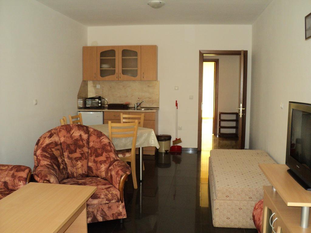 Meni Apartments And Guest Rooms 소조폴 외부 사진