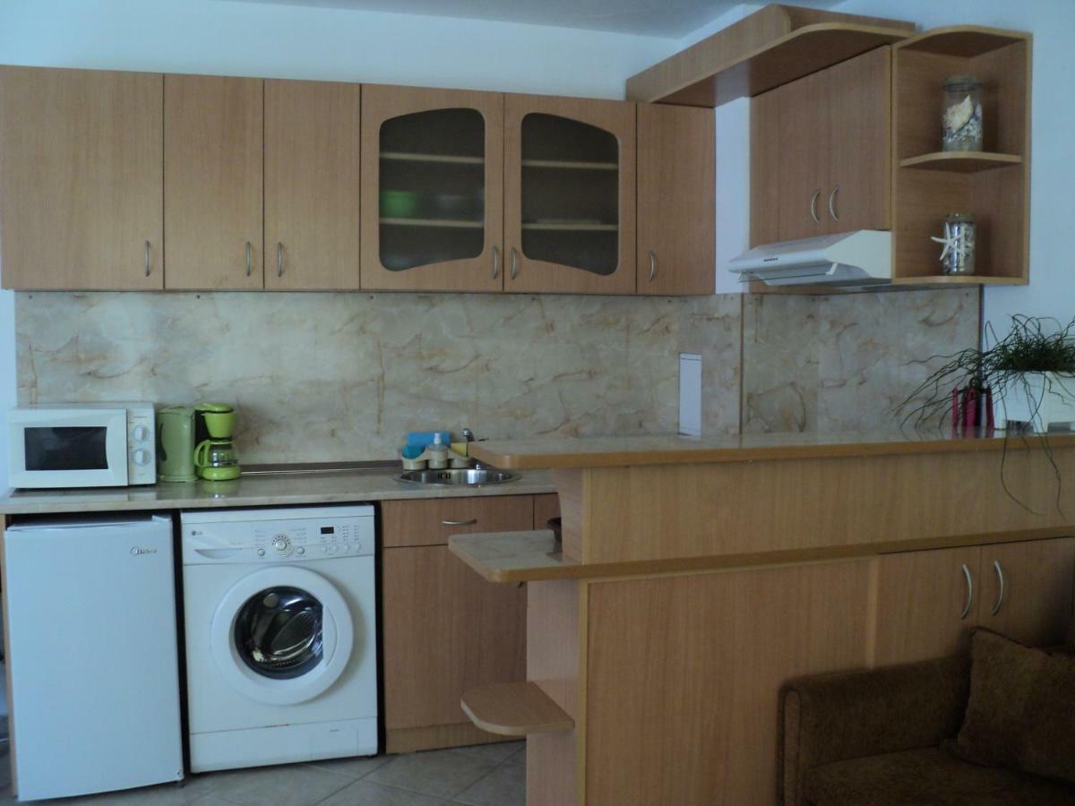 Meni Apartments And Guest Rooms 소조폴 외부 사진
