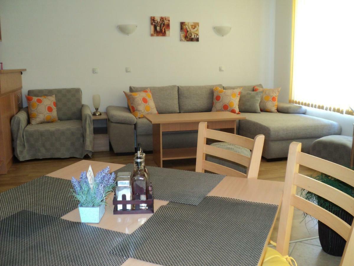 Meni Apartments And Guest Rooms 소조폴 외부 사진