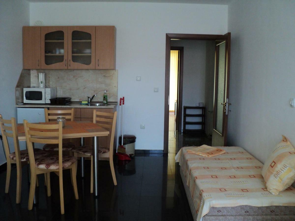Meni Apartments And Guest Rooms 소조폴 외부 사진